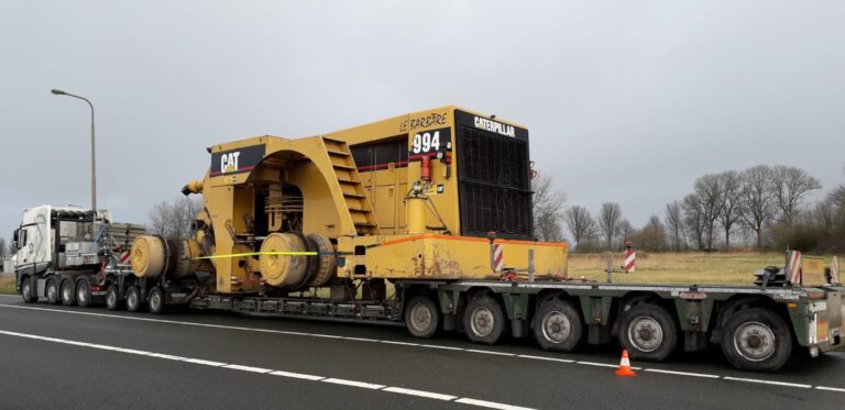 Démontage transport et remontage d’un chargeuse CATERPILLAR 994 4